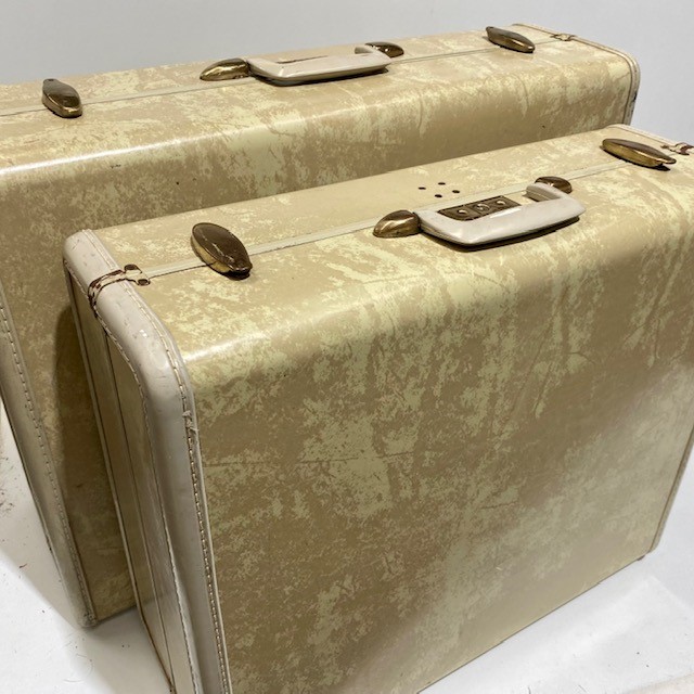 SUITCASE, Medium Cream w Brown Trim - 1960s